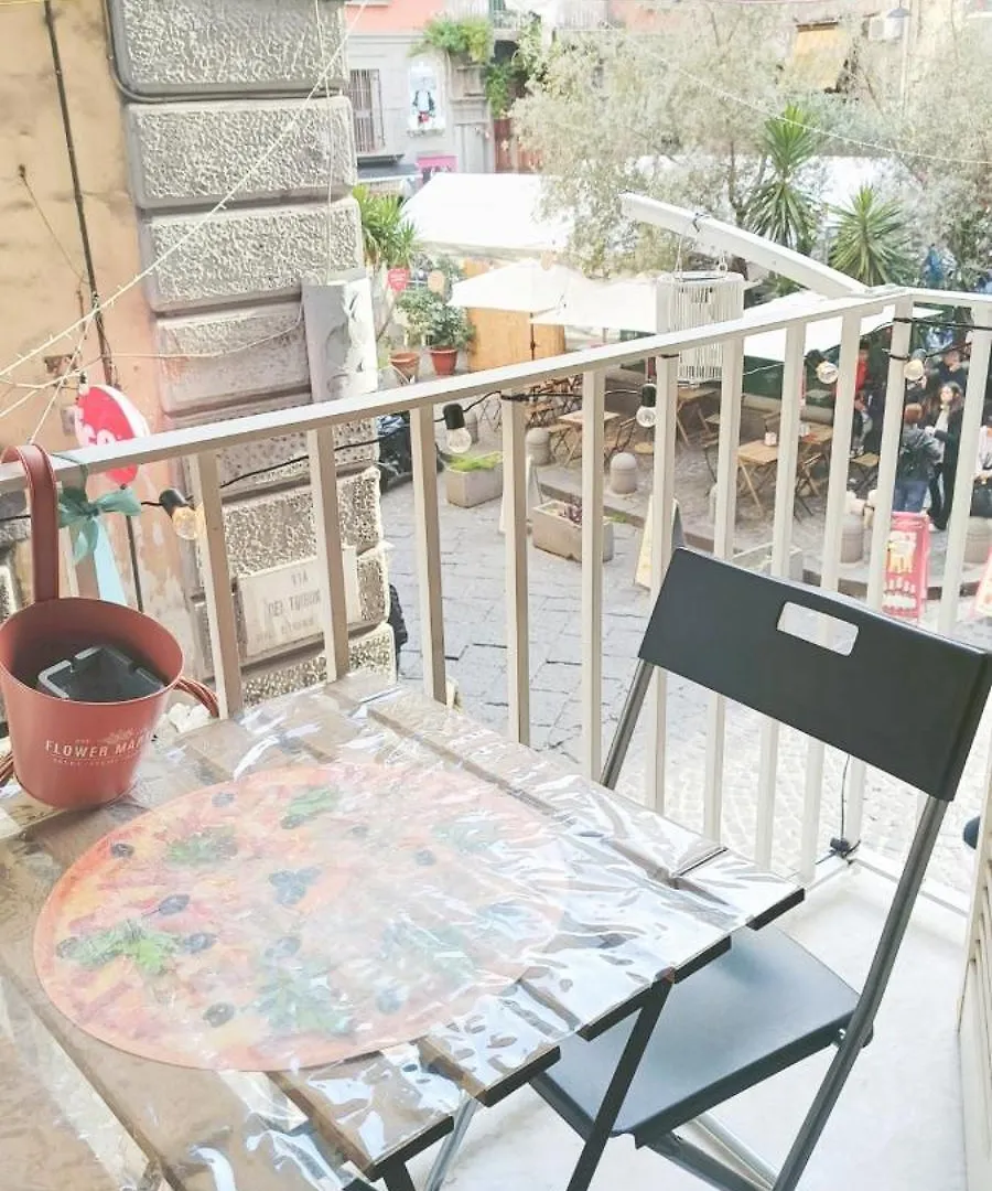 Il Balconcino Ai Tribunali Naples