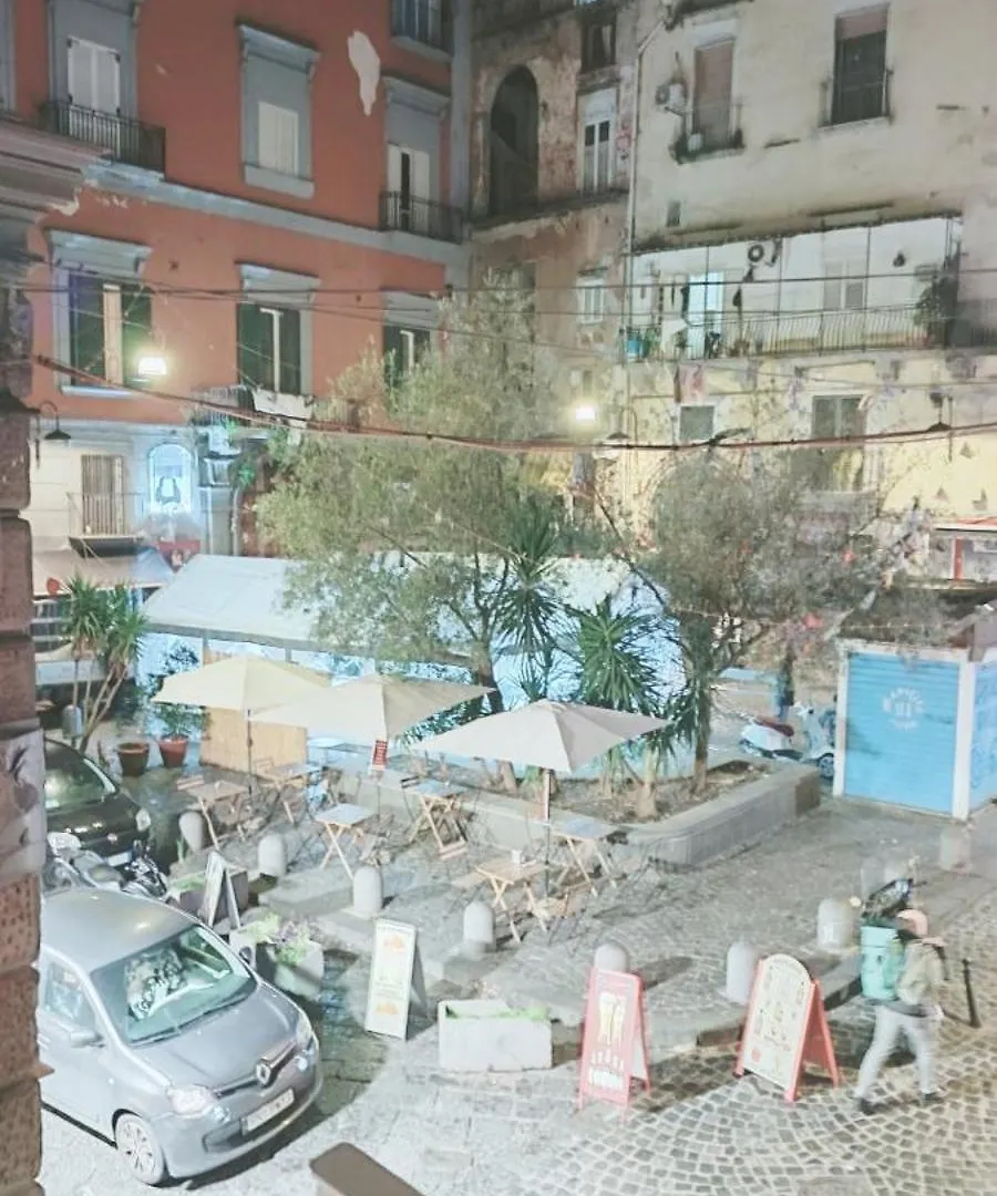 Il Balconcino Ai Tribunali Napoli Italien